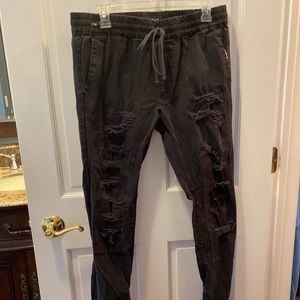 Men’s ripped joggers jeans